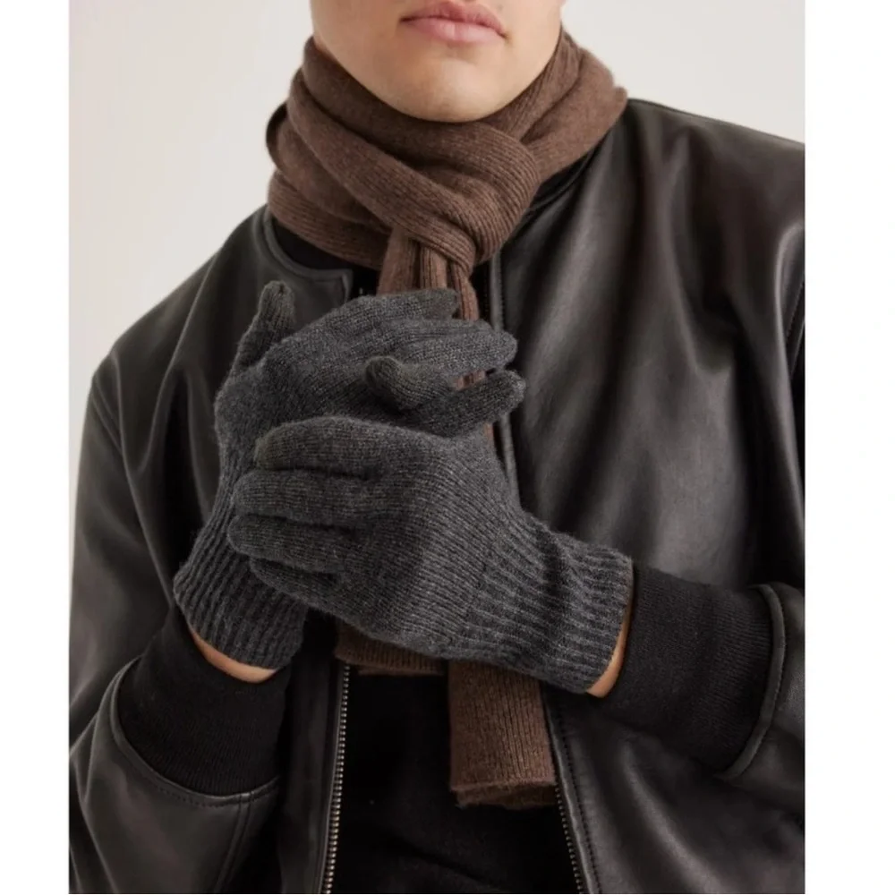NWT Quince Women's Mongolian Cashmere Gloves Charcoal Gray OS